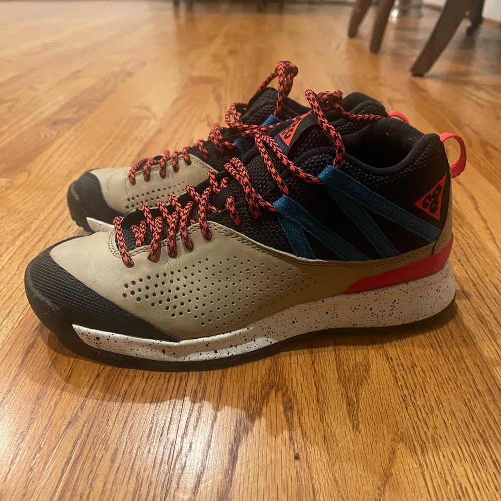 Nike ACG Okhwan II Outdoor Sneakers | Men’s Size 7 (US) | Great Condition